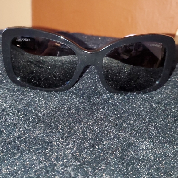 Chanel Sunglasses , FIRM PRICE - Picture 2 of 8
